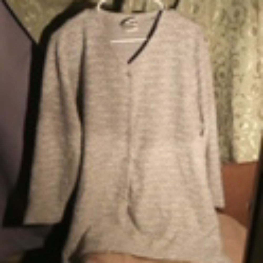 Cardigan sweater